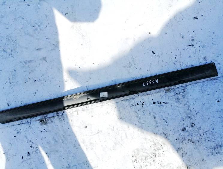 1Z0853753D Skoda Octavia 2006 Durvju ārējais molding - AIZMUGURE PA KREISI - Thumbnail 2