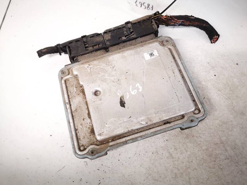 03G906021DP Volkswagen Passat 2005 ECU Engine Computer (Engine Control Unit) - Thumbnail 3