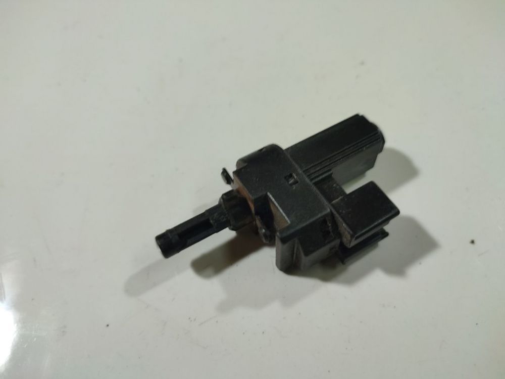 4M5T7C634AA Volvo S40 2007 Czujnik świateł hamulca (przekaźnik-klakson)