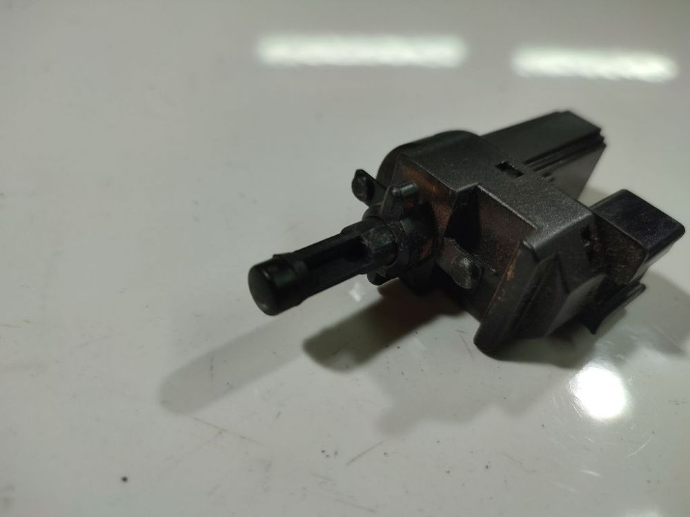 4M5T7C634AA Volvo S40 2007 Czujnik świateł hamulca (przekaźnik-klakson) - Thumbnail 2