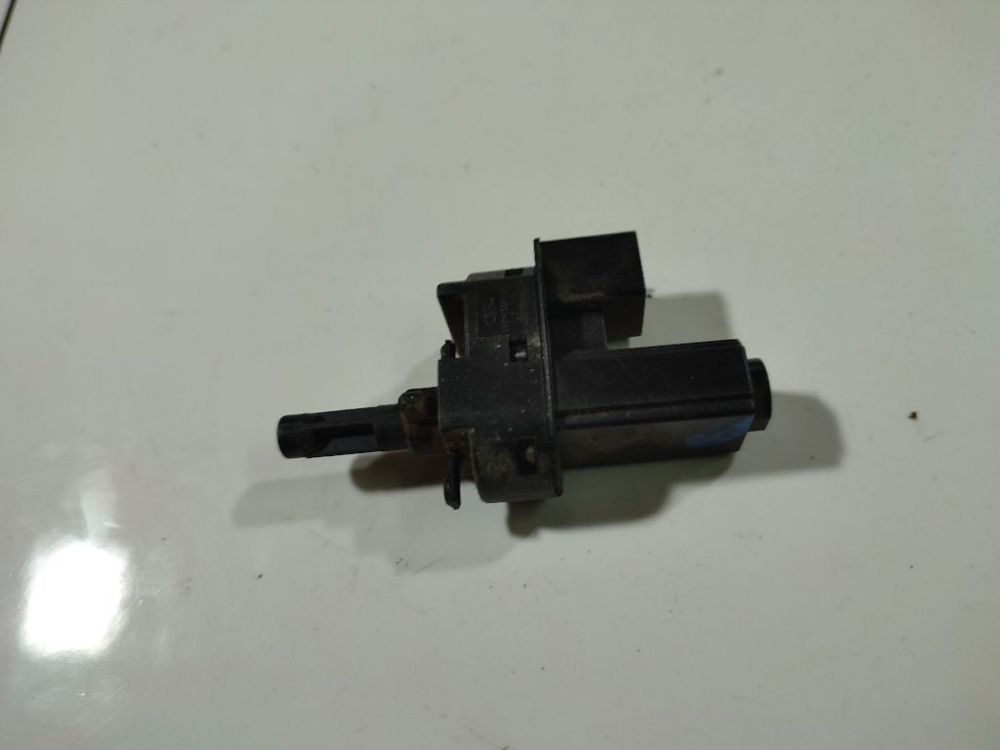 4M5T7C634AA Volvo S40 2007 Czujnik świateł hamulca (przekaźnik-klakson) - Thumbnail 3