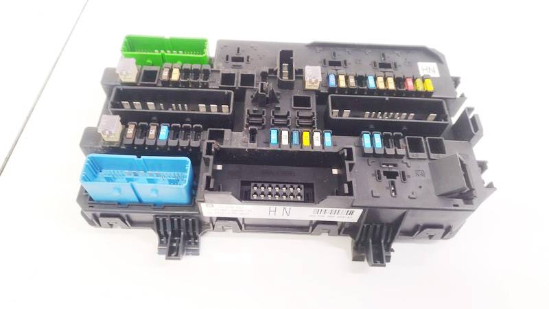 13220829 Opel Zafira 2006 Fuse box