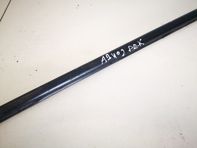 Mazda 3 2006 Listón embellecedor de la ventana de la puerta delantera - DELANTERO IZQUIERDO - Thumbnail 2