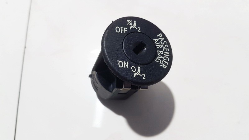 549514011 USED AIRBAG on off Switch (SAFETY ON-OFF SWITCH) BMW 1-Series ...