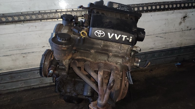 1SZ Toyota Yaris 2000 Variklis