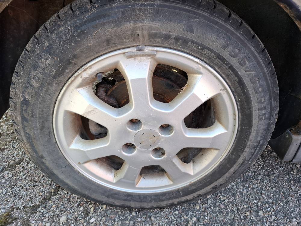 4×100 Opel Astra 2001 Komplet Kół Zimowych R15