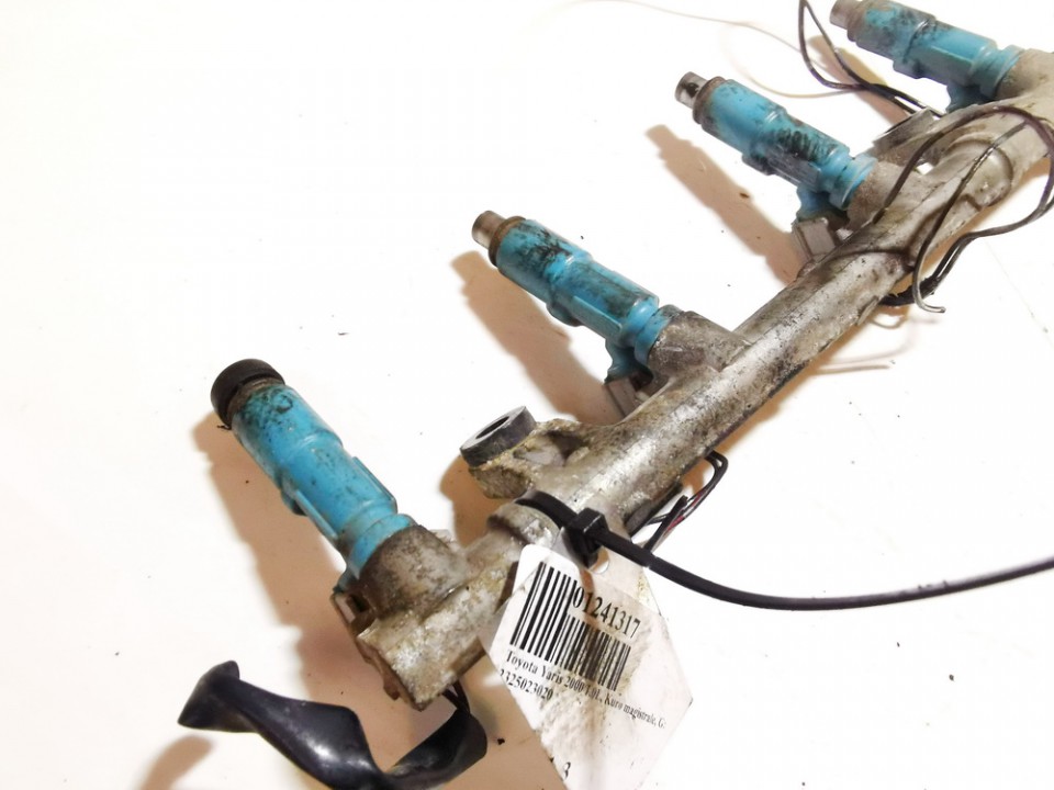 2325023020 Toyota Yaris 2000 RAMPE INJECTION - Thumbnail 3