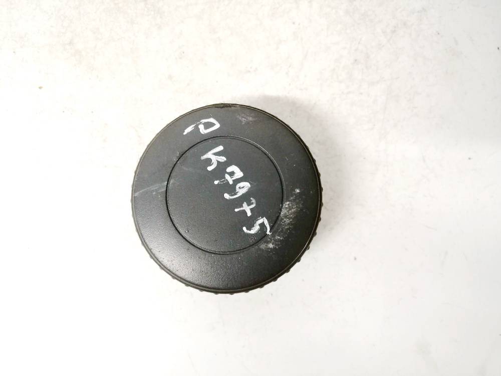 1J0881671J Volkswagen Jetta 2006 Pokrywa tapicerki fotela - PRZEDNIE LEWE