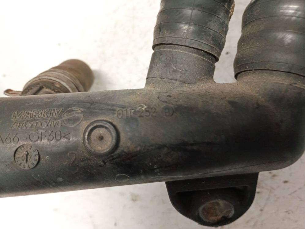 011252B Ford Focus 2011 Radiator Hose Replacement (Upper and Lower) - Thumbnail 4