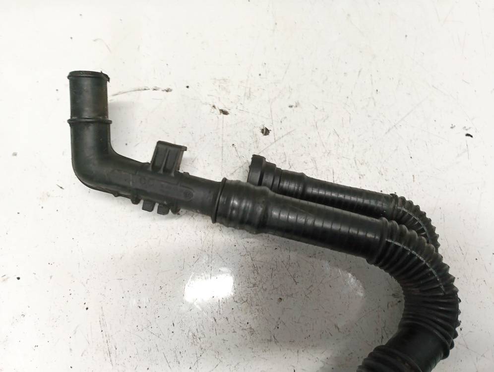 011252B Ford Focus 2011 Radiator Hose Replacement (Upper and Lower) - Thumbnail 2