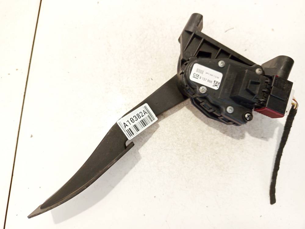9157998 Opel Astra 2008 Accelerator throttle pedal (potentiometer)