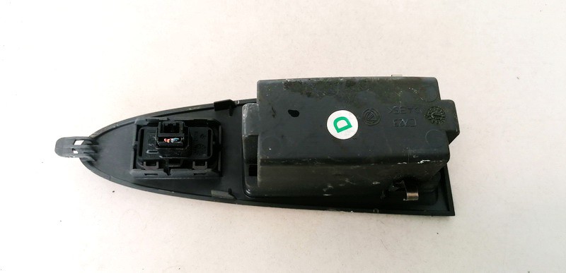 C723 Fiat Croma 2005 Stiklo valdymo mygtukas (lango pakeliko mygtukai) - Thumbnail 2