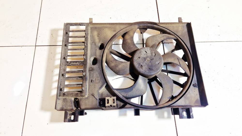 270100611 Peugeot 508 2011 Difuzors (radiatora ventilators)