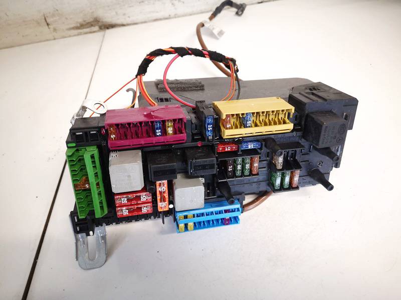 2129060205 Mercedes-Benz E-CLASS 2013 CAJA RELES - FUSIBLES