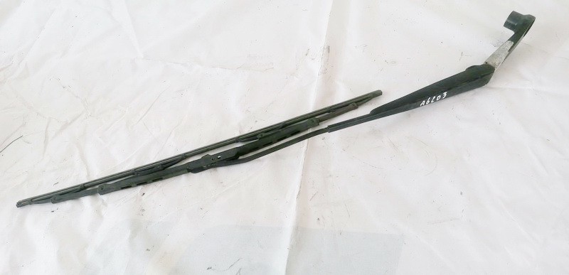 4619 Chrysler 300C 2008 Brazo del limpiaparabrisas FRENTE