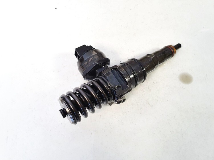 038130073AJ Volkswagen Passat 2002 Fuel Injector - Thumbnail 2