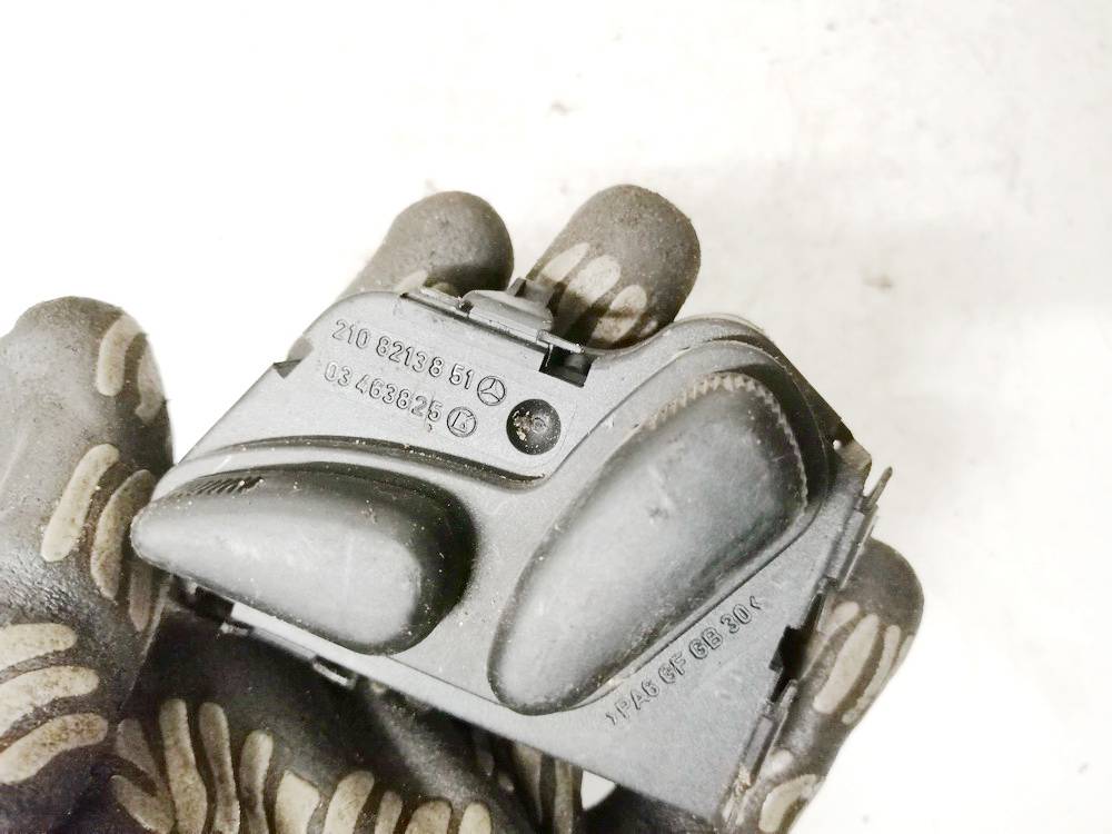 2108213851 Mercedes-Benz C-CLASS 2004 Sedynes kontroles mygtukas - Thumbnail 3