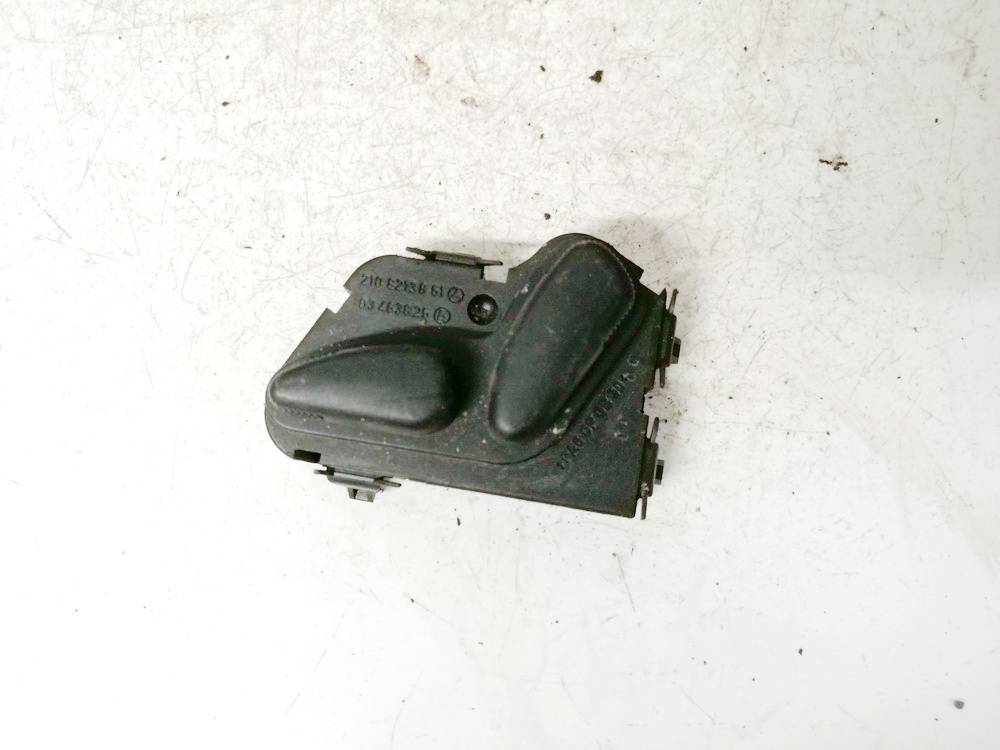 2108213851 Mercedes-Benz C-CLASS 2004 Przycisk sterowania fotela