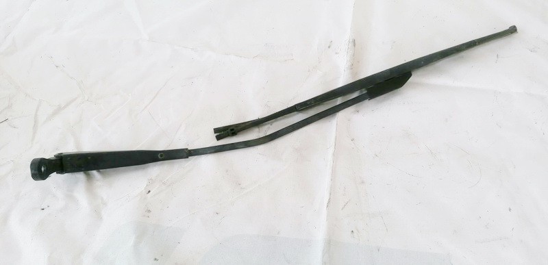 56841257 Chrysler 300C 2008 Brazo del limpiaparabrisas FRENTE