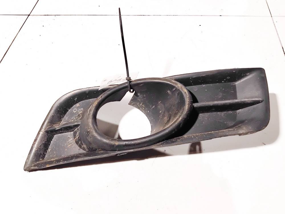 Chevrolet Cruze 2011 Bumper Grille - FRONT RIGHT