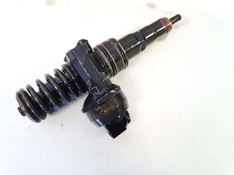 038130073AJ Volkswagen Passat 2002 Fuel Injector