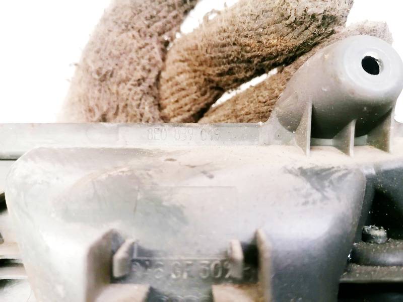 8E0839019 Audi A4 2002 Duru vidine rankenele G.K. - Thumbnail 3