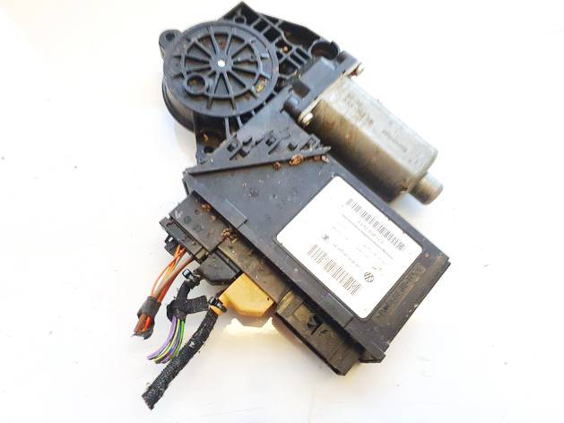 0130821764 Volkswagen Touareg 2005 Window Motor - REAR RIGHT