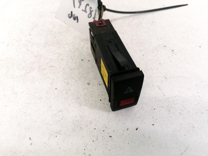 8D0941509C Audi A4 1997 Hazard switch