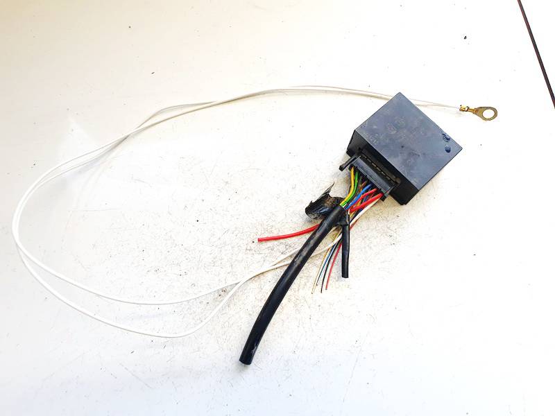 10R047537 Dodge Journey 2009 Tow bars relay (Trailer Module)