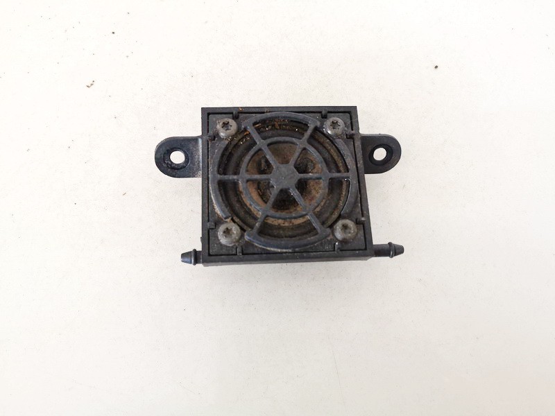 138532 Audi A4 2005 Garso kolonele