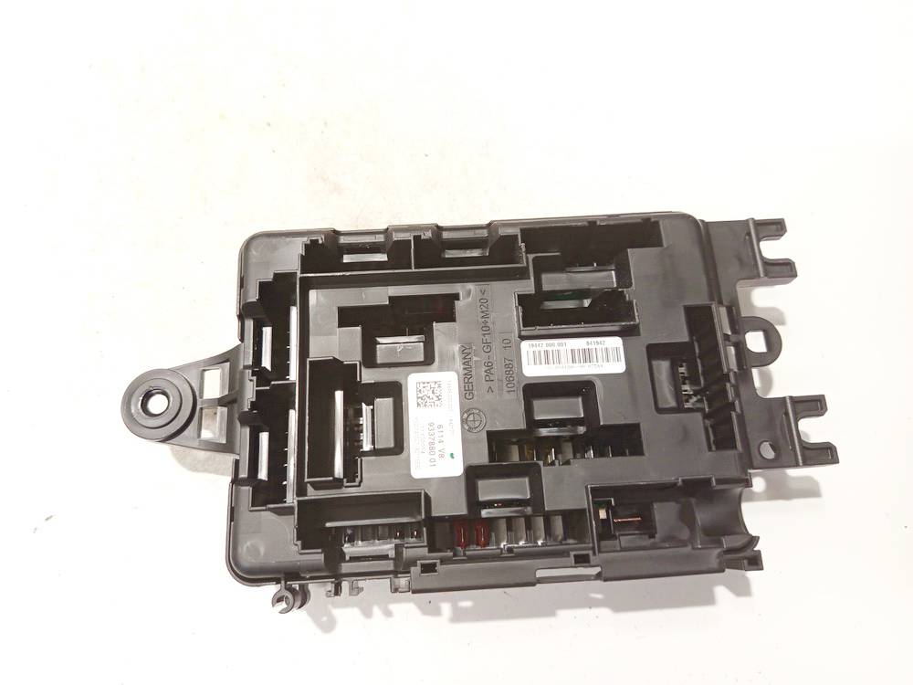 933788001 BMW 3-Series 2013 Fuse box
