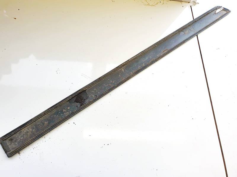 1Z0853753D Skoda Octavia 2006 Durvju ārējais molding - AIZMUGURE PA KREISI - Thumbnail 2