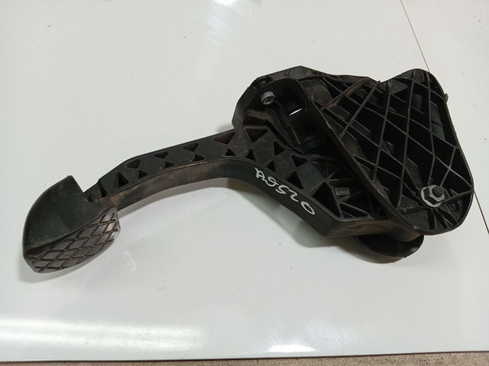 1K1721059ES Skoda Superb 2011 Pedał sprzęgła