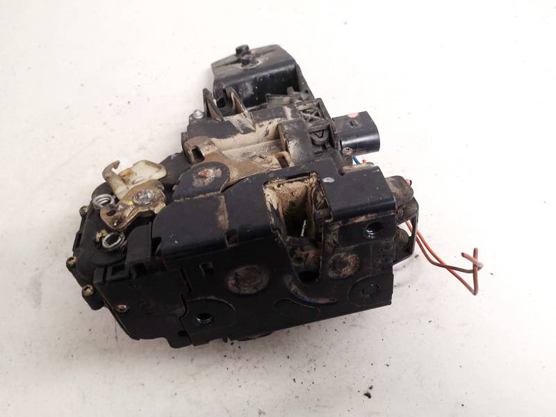 3B0837867 Volkswagen Passat 2005 Oven Lukko - EDESSÄ VASEMMALLA