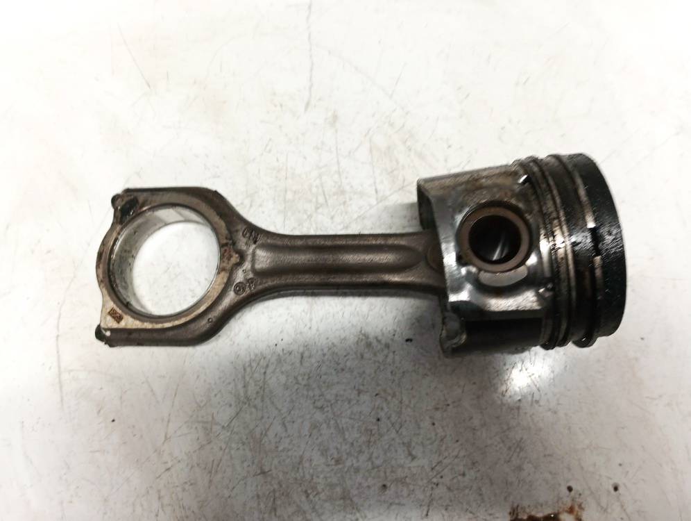 Peugeot 308 2013 Kolben Pleuelstange