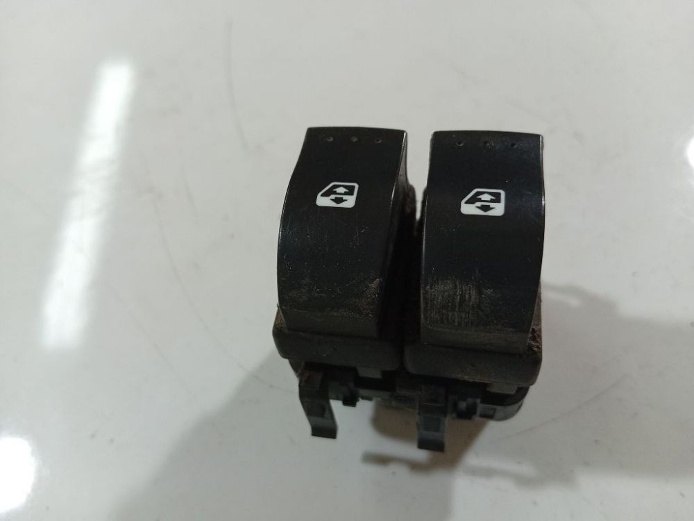 315042B Renault Scenic 2005 Przycisk sterowania szybą (przyciski podnoszenia szyby)