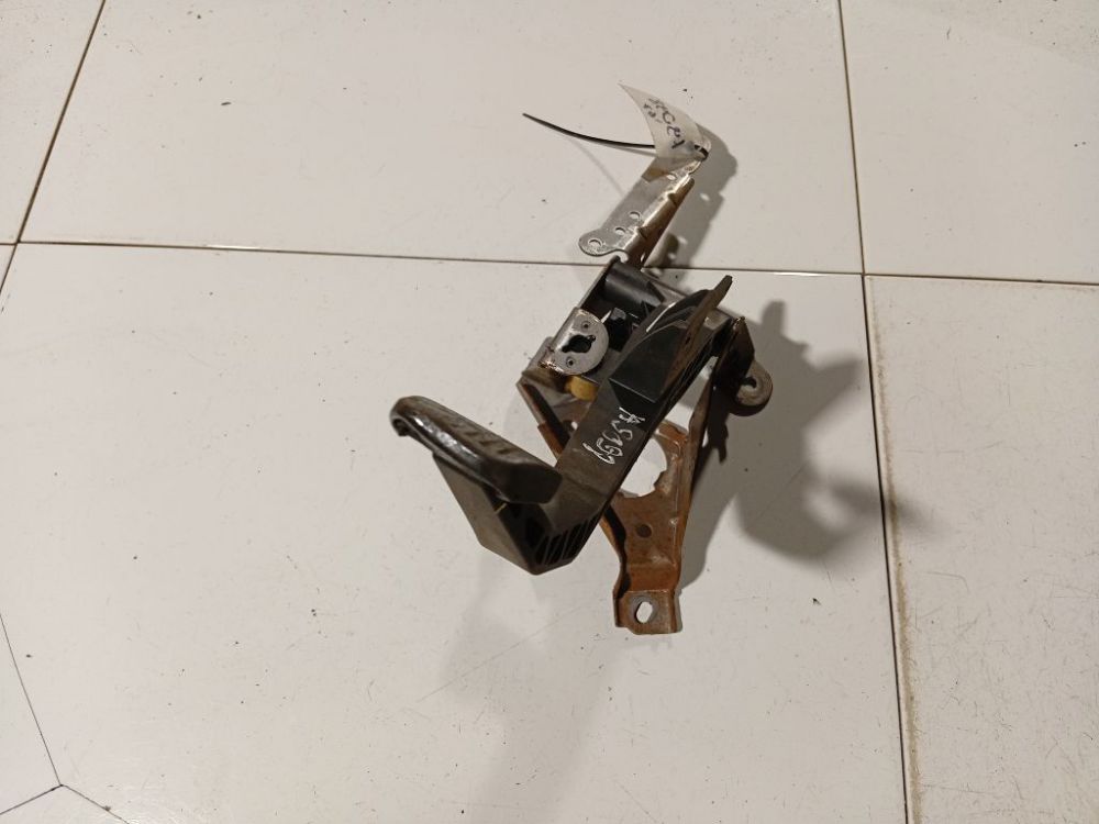 4N517B633EH Volvo V50 2004 Clutch pedal