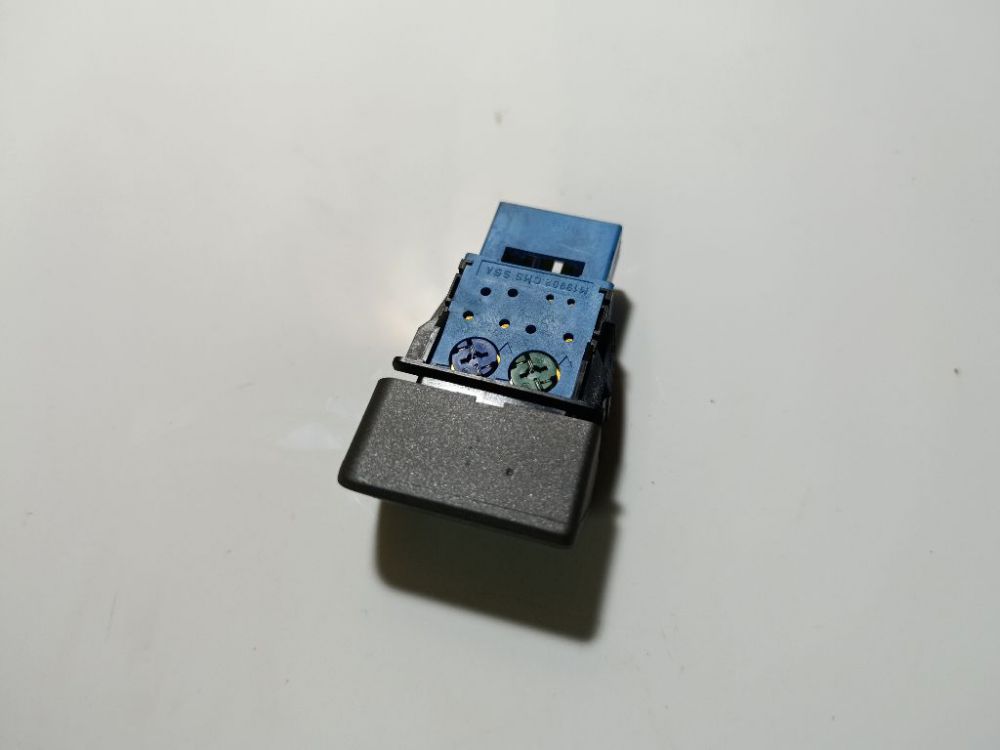 HD26 Honda Jazz 2005 Hazard switch