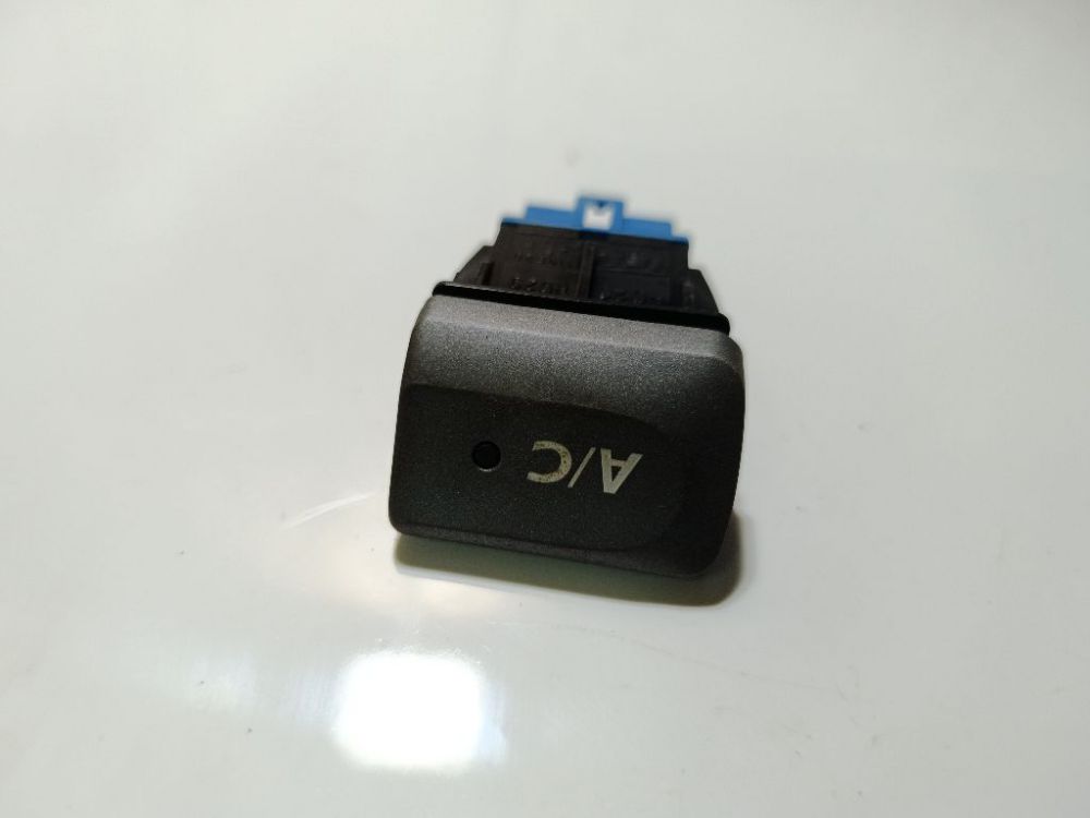 HD26 Honda Jazz 2005 Hazard switch - Thumbnail 3