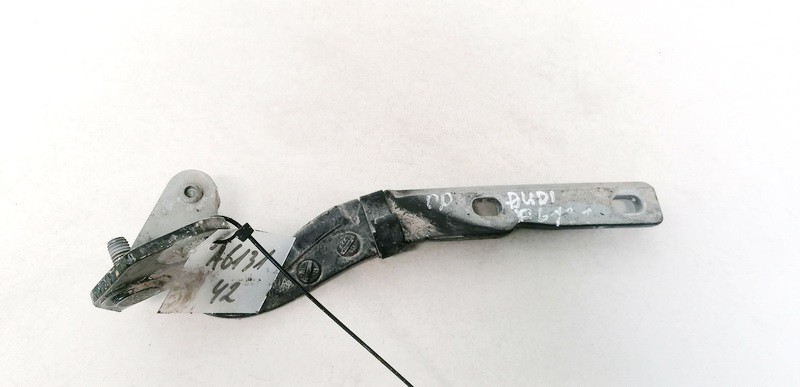 Audi A2 2002 Konepellin sarana - EDESSÄ OIKEALLA