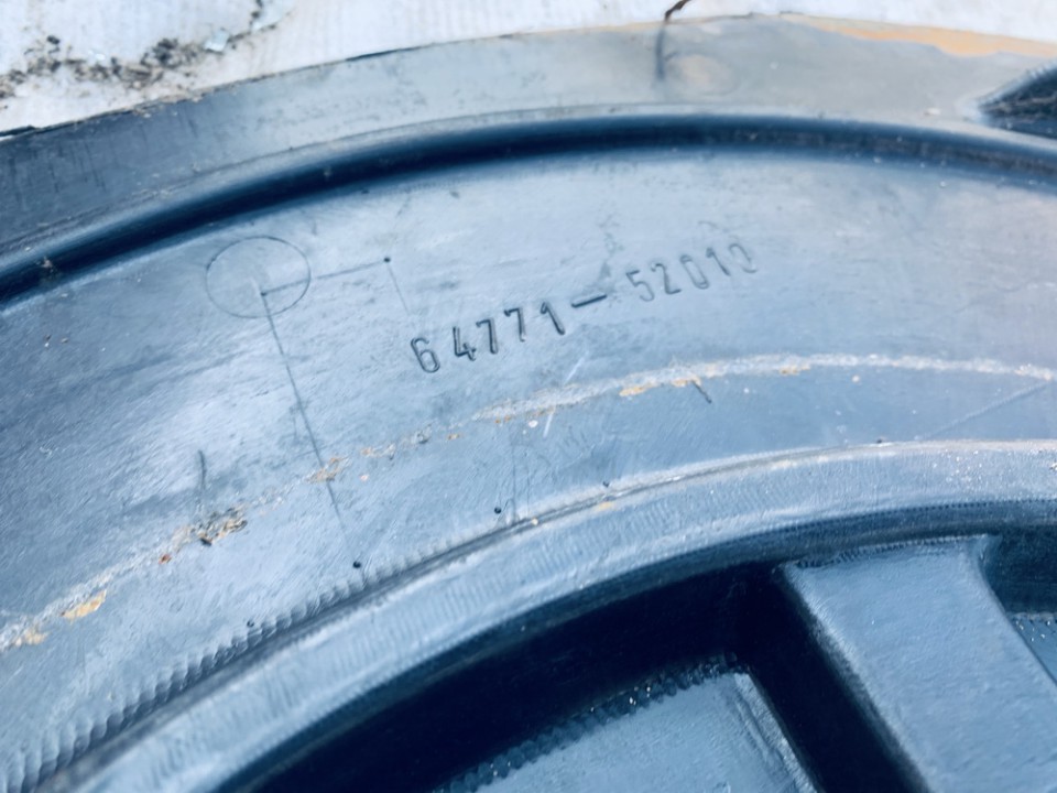 6477152010 Toyota Yaris 2004 Tool kit - Thumbnail 3