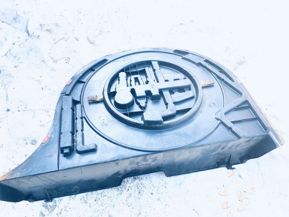 6477152010 Toyota Yaris 2004 Tool kit - Thumbnail 2