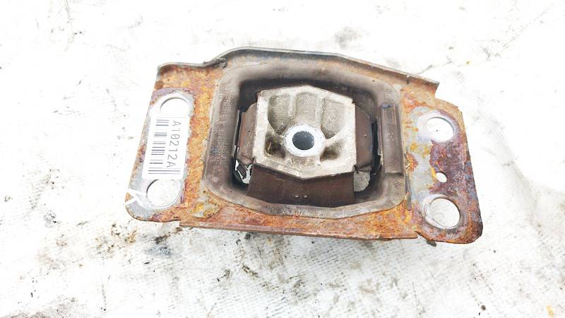 6G917M121AC Ford Mondeo 2007 Variklio pagalves bei Greiciu dezes pagalves