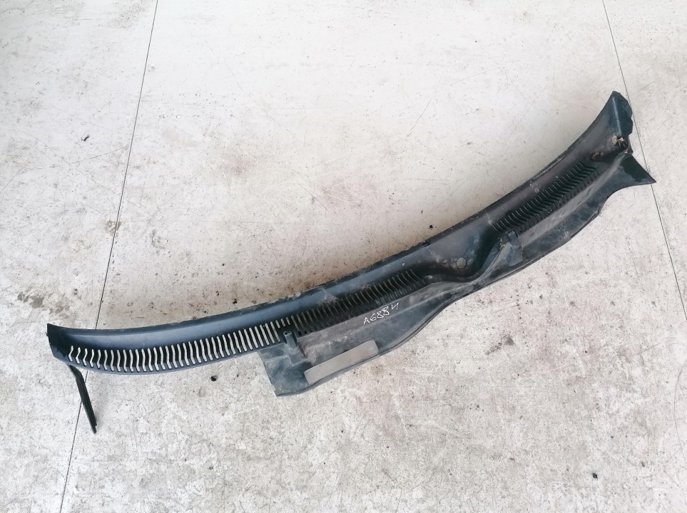 1M1853185 Seat Leon 2002 Wiper Muolding - FRONT
