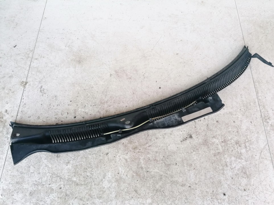 1M1853185 Seat Leon 2002 Wiper Muolding - FRONT - Thumbnail 3