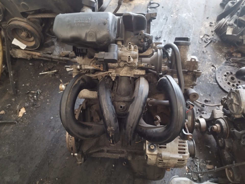 1SZ Toyota Yaris 2002 Variklis