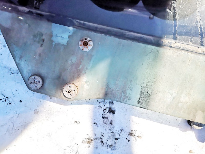 Subaru Forester 1999 Durvju stikls - AIZMUGURE PA KREISI - Thumbnail 2