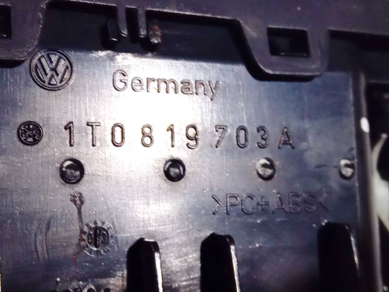 1T0819703A Volkswagen Touran 2003 Dash Vent (Air Vent Grille) - Thumbnail 3