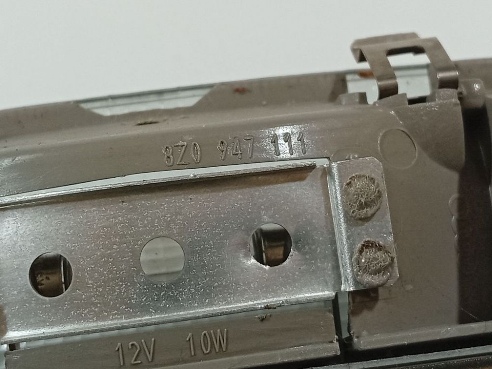 8Z0947111 Audi A2 2002 Interior Light - FRONT - Thumbnail 4