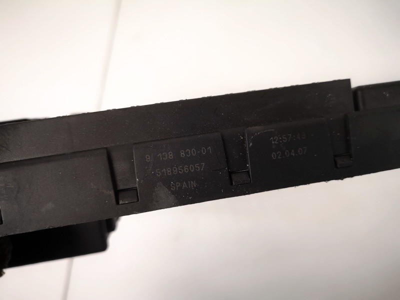 913883001 BMW 5-Series 2005 Fuse box - Thumbnail 3